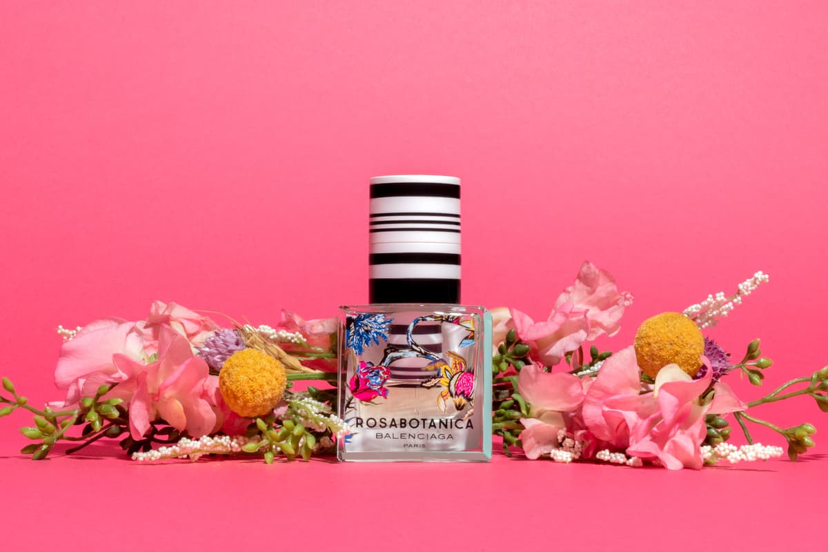 Rosabotanica Balenciaga perfume with flowers